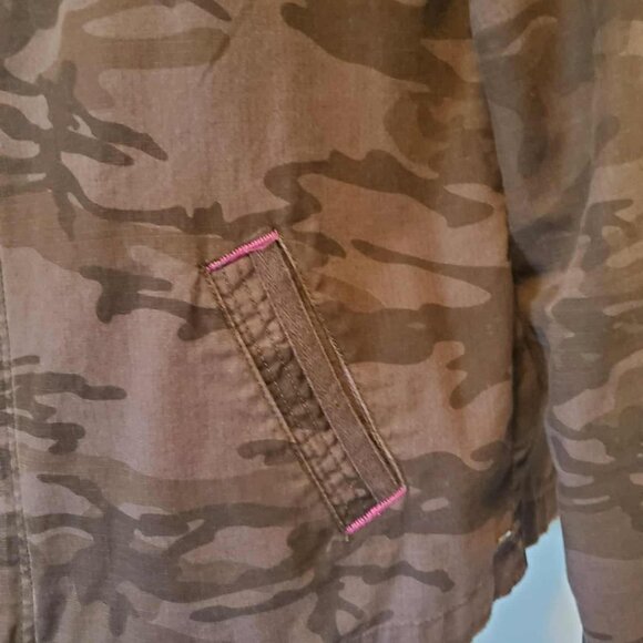 AWESOME Vintage Camo Jacket - Picture 9 of 16